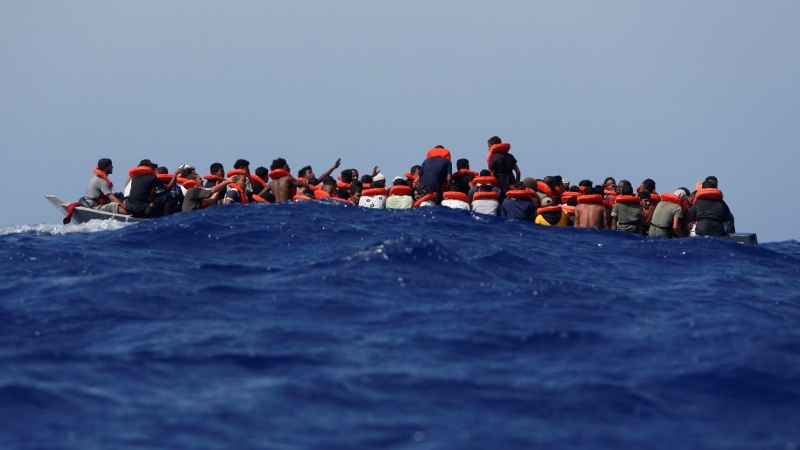 Migrantes esperan ser rescatados