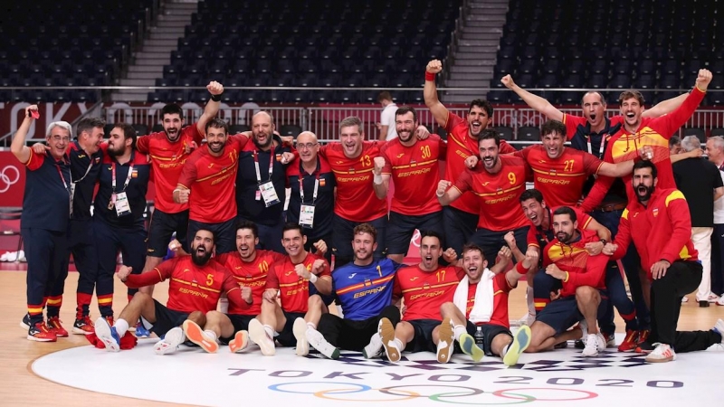 La Selección española de balonmano tras ganas el bronce el Tokio.