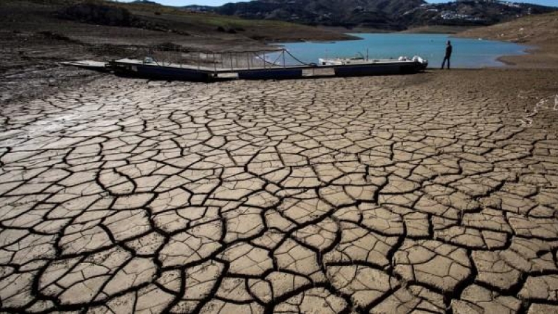 Imagen de un pantano en sequía.