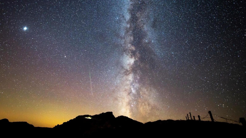 Sólo hay que alejarse de la contaminación lumínica de las poblaciones para disfrutar de estas famosas estrellas fugaces.