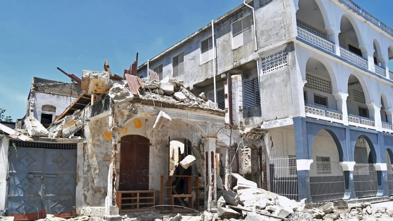 Vista de los daños en edificaciones de Puerto Príncipe por el terremoto que afecto a Haiti de magnitud 7,2 en la escala de Richter y dejó al menos 304 muertos y cuantiosos daños materiales. EFE/ Duples Plymouth