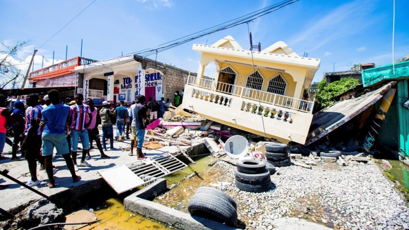 Viviendas destrozadas tras el terremoto en la zona de Los Cayos.
