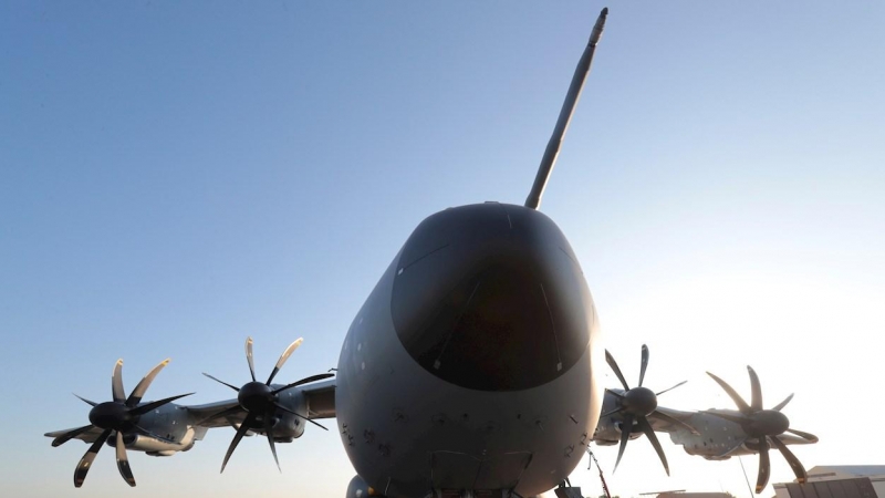 Vuelan hacia Dubai dos aviones españoles que han evacuado a 177 personas de Kabul