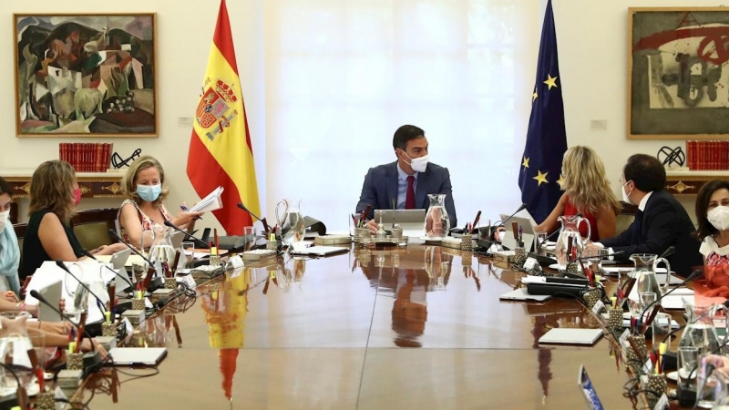 El presidente del Gobierno, Pedro Sánchez, en el  primer Consejo de Ministros tras el parón estival. EFE