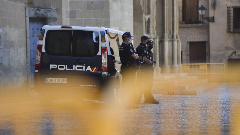 Agentes de Policía Nacional