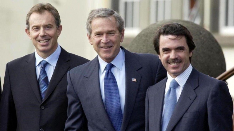 Blair, Bush y Aznar, en las Azores, antes de la cumbre donde se decidió la invasión de Irak, el 16 de marzo del 2003.