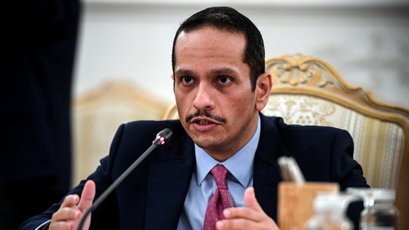 El ministro de Exteriores de Qatar, el jeque Mohammed bin Abdulrahman Al-Thani, en conversaciones con el ministro de Relaciones Exteriores de Rusia, Sergei Lavrov (no se ve) en Moscú, Rusia, el 11 de septiembre de 2021.