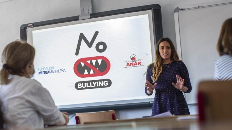 El 15,2 % de los alumnos afirma que en su clase hay algún compañero que sufre acoso escolar, según el estudio de la Fundación Mutua Madrileña y la Fundación ANAR.