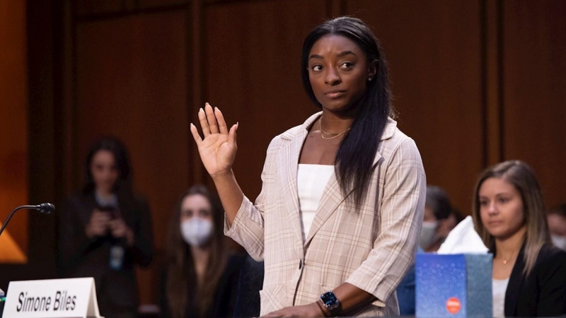 La campeona olímpica Simone Biles ante el Comité Judicial del Senado.