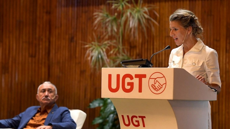 La ministra de Trabajo, Yolanda Díaz, pronuncia un discurso junto al secretario General de UGT, Pepe Álvarez, el pasado seis de septiembre.