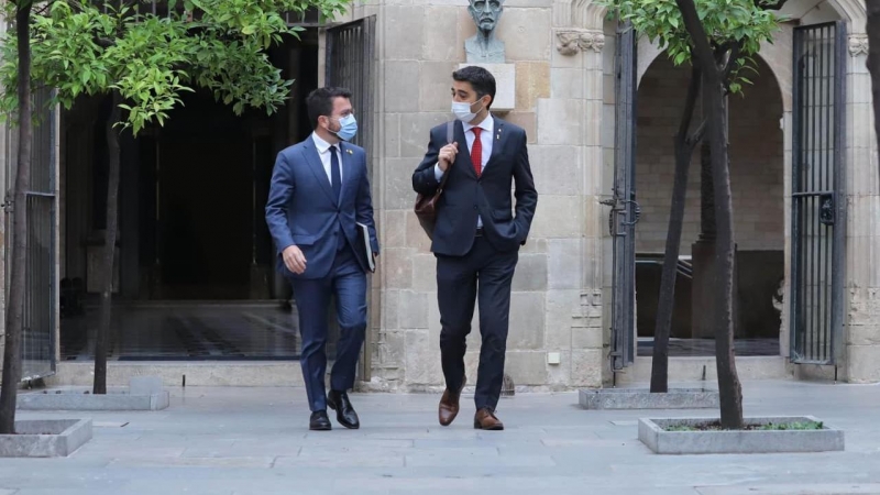 El president Aragonès i el vicepresident Puigneró anant al Consell Executiu d'aquest dimarts, 21 de setembre.