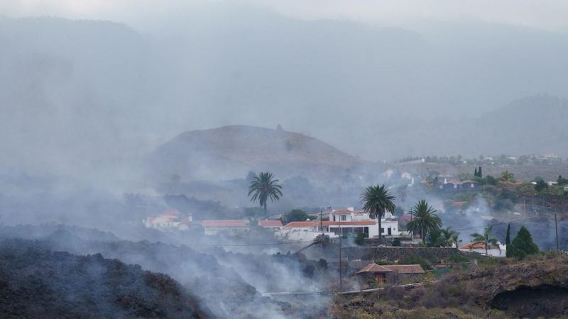 Una colada de lava provocada por la erupción en La Palma se desplaza por Todoque, en el municipio de Los Llanos de Ariadne.