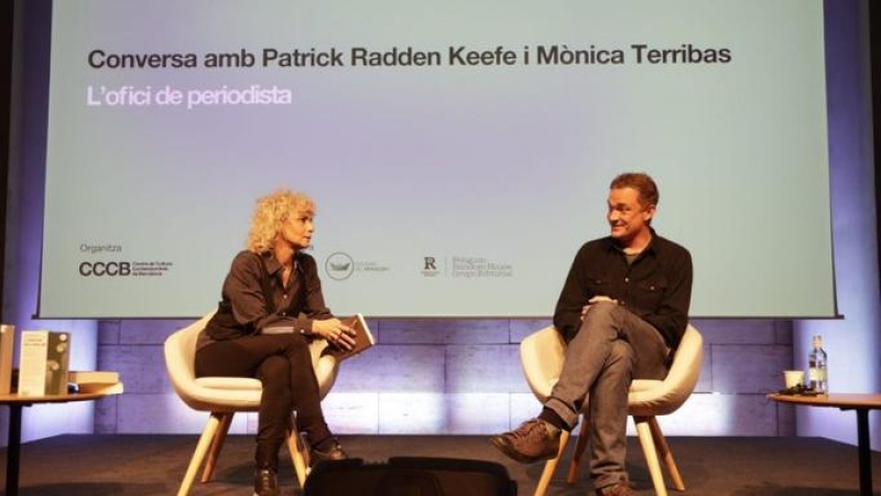 Mònica Terribas conversa amb Patrick Radden Keefe al CCCB aquest dimecres a la tarda.