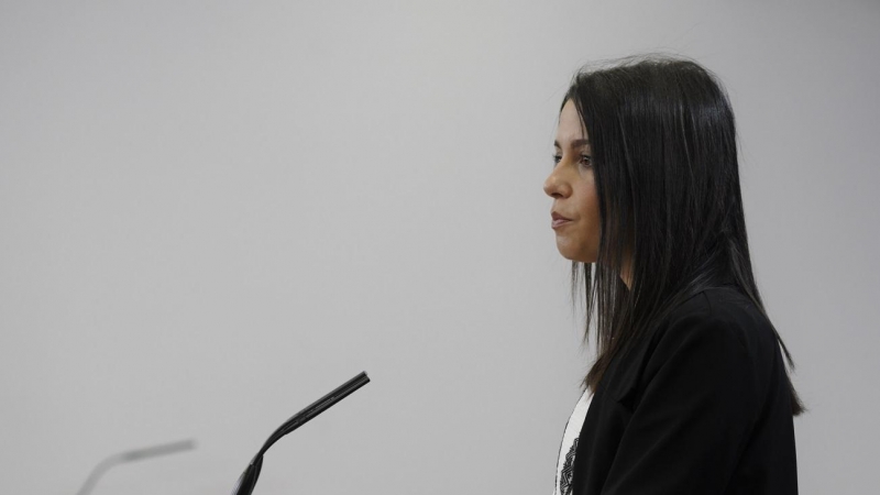 La líder de Cs, Inés Arrimadas, comparece en una rueda de prensa en el Congreso de los Diputados, a 16 de septiembre de 2021.