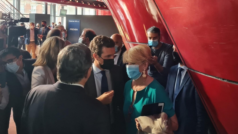 Esperanza Aguirre, junto a Pablo Casado, hoy en Madrid.