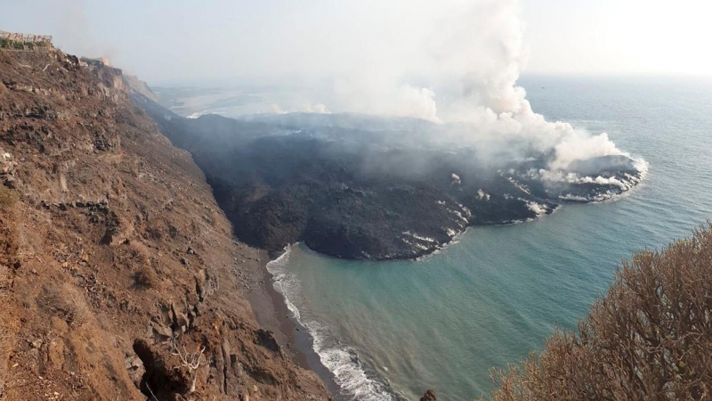 Imagen de la plataforma marina generada por los depósitos de lava.