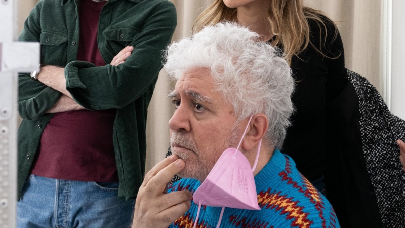 Israel Elejalde, Penélope Cruz y Pedro Almodóvar, durante el rodaje de la película