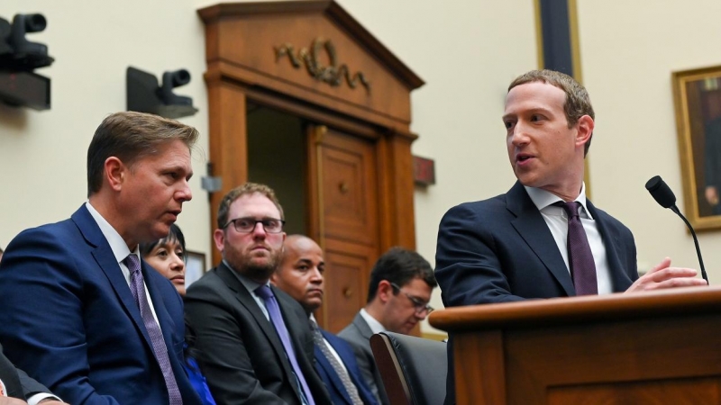 Imagen de octubre de 2019 del fundador y presidente ejecutivo de Facebook, Mark Zuckerberg, durante una comparecencia en el Congreso de EEUU. REUTERS/Erin Scott