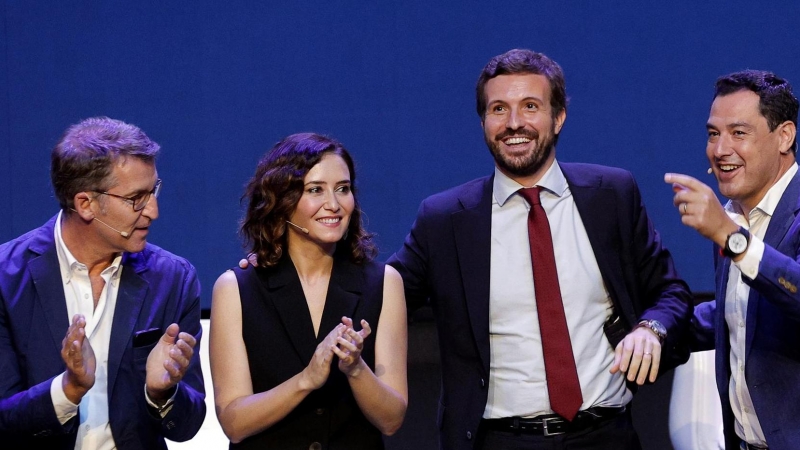 La presidenta de la Comunidad de Madrid, Isabel Díaz Ayuso (2i), el presidente de la Xunta de Galicia, Álberto Núñez Feijoo (i), el presidente de la Junta de Andalucía, Juan Manuel Moreno Bonilla (d), y el líder del Partido Popular, Pablo Casado, durante