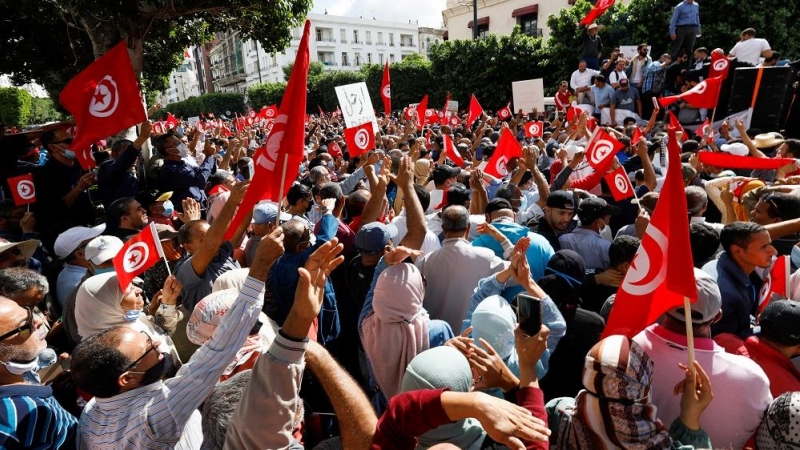 Imagen de la protesta en Túnez contra el presidente del Gobierno.