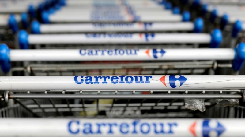 El logo de Carrefour en los carros de la compra de una de sus tiendas en Sao Paulo (Brasil). REUTERS/Paulo Whitaker