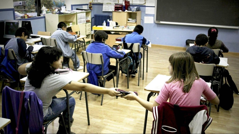 Foto de archivo de un colegio donde no hay segregación por sexo.