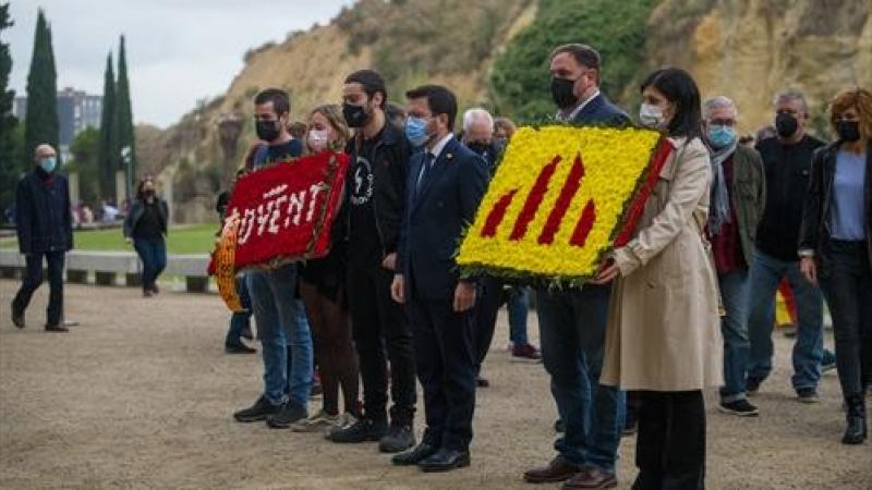 15/10/2021 Pere Aragonès, Oriol Junqueras y  Marta Vilalta,  en la tradicional ofrenda floral en conmemoración del 81 aniversario del fusilamiento de Lluís Companys