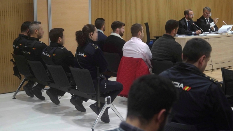 Vista de los cuatro miembros de 'La Manada', Alfonso Jesús Cabezuelo, José Ángel Prenda, Antonio Manuel Guerrero y Jesús Escudero durante el juicio por los hechos acaecidos en Pozoblanco.