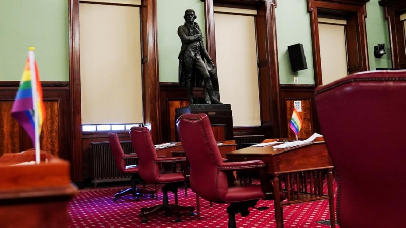 Imagen de la estatua de Thomas Jefferson en la sala de sesiones del Ayuntamiento de Nueva York.