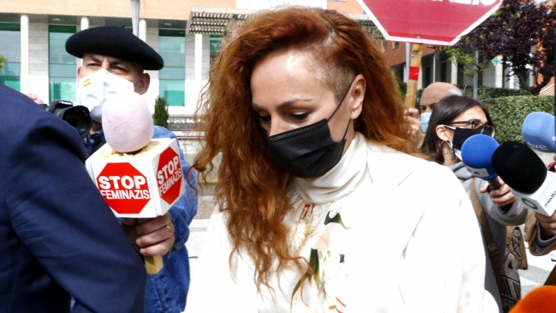 Rocío Carrasco a la salida del juicio por la demanda civil interpuesta por Antonio David Flores por impago de la pensión de sus hijos.