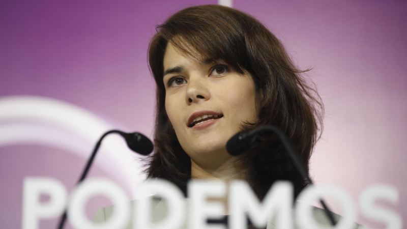 La coportavoz de Podemos, Isa Serra, ofrece una rueda de prensa, a 25 de octubre de 2021, en Madrid, (España)