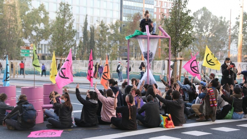 Acción de desobediencia civil de Extintion Rebellion en Madrid contra el cambio climático.