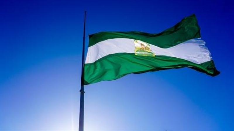 Bandera de Andalucía en Sevilla.