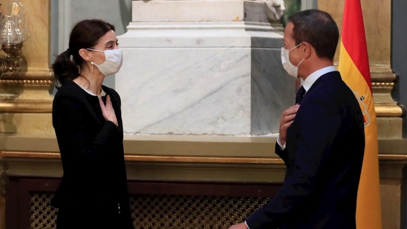 29/10/2021 La ministra de Justicia, Pilar Llop, saluda al presidente del Senado, Ander Gil, antes de presidir el pleno de la Conferencia Sectorial de Justicia.