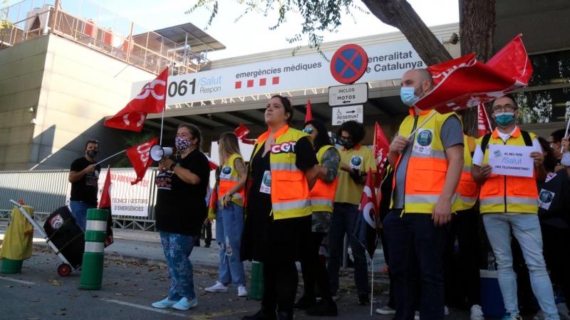 Acció de protesta dels treballadors del 061 davant la seu de l'Hospitalet el passat 19 d'octubre.