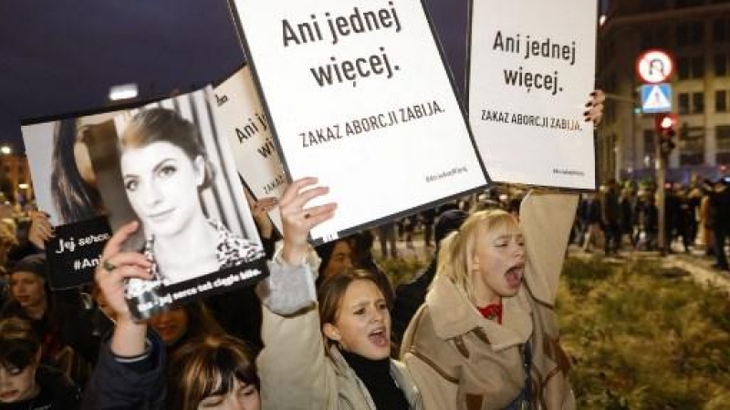 manifestación aborto polonia