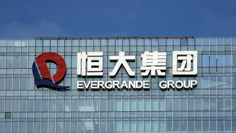 vEl logo del grupo chino Evergrande, en lo alto de su sede en la ciudad de Shenzhen, en la provincia de Guangdong. REUTERS/Aly Song
