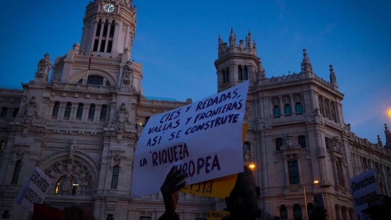 El Ayuntamiento de Madrid durante la marcha antirracista de este sábado.