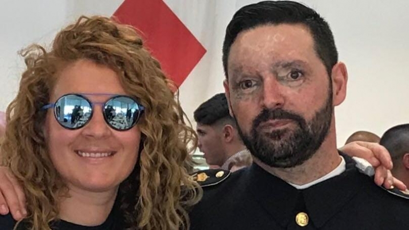 José Manuel Candón, de uniforme y mutilado, junto a su mujer.