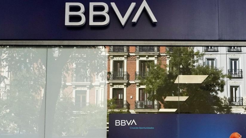 BBVA aumenta su apuesta en Turquía con una opa por el 50% que no controla  de su filial Garanti | Público