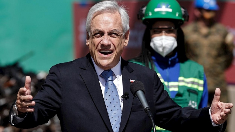 El presidente de Chile, Sebastián Piñera, pronuncia un discurso durante el acto de destrucción de más de 13.600 armas.