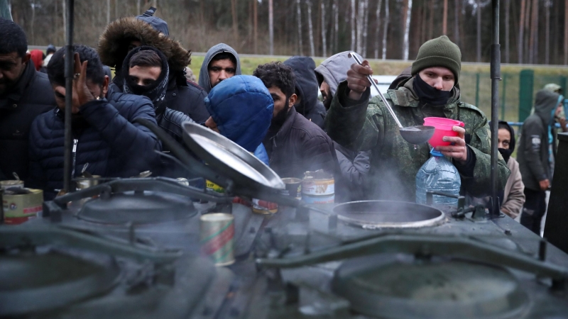 18/11/2021 Centro de transporte y logística cercano a la frontera bielorruso-polaca en la región de Grodno