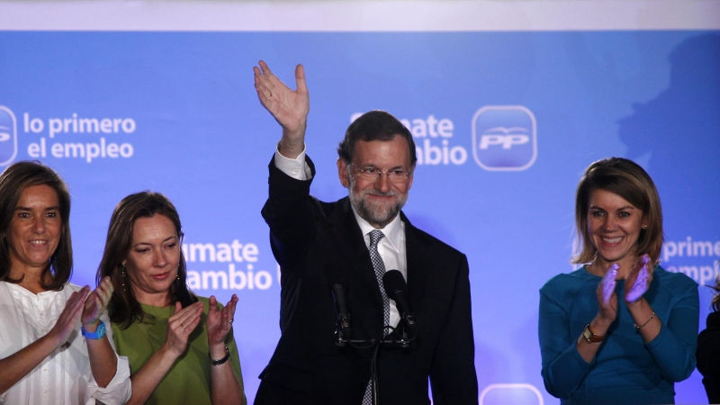 Rajoy celebra la victoria del PP en Génova tras ganar las elecciones generales de 2011