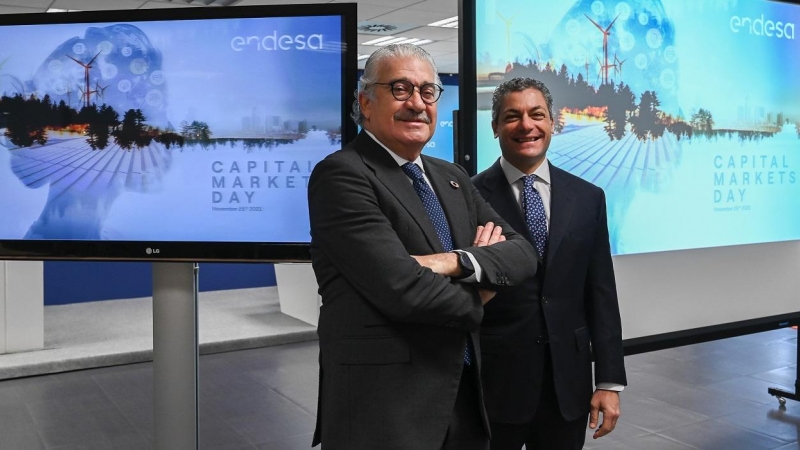 E consejero delegado de Endesa, José Bogas (izq.) y el director general Financiero, Luca Passa (dcha.).