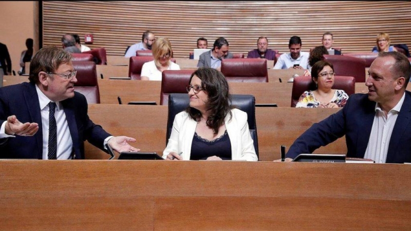 Ximo Puig, Mónica Oltra y Rubén Martínez Dalmau en les Corts.