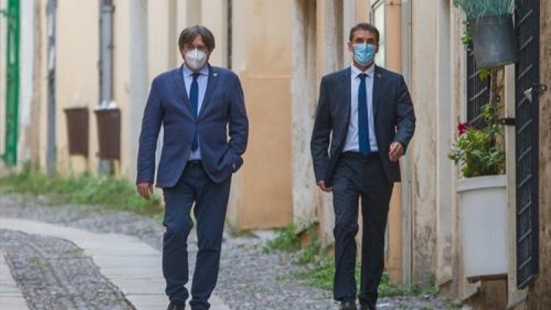 Carles Puigdemont paseando por Cerdeña, donde fue detenido el pasado septiembre.