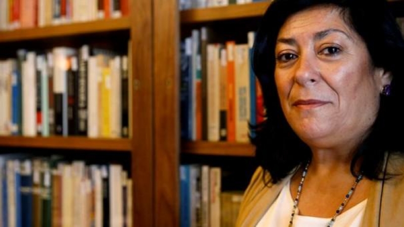 La escritora Almudena Grandes durante una entrevista sobre su nueva novela, 'Los besos en el pan'