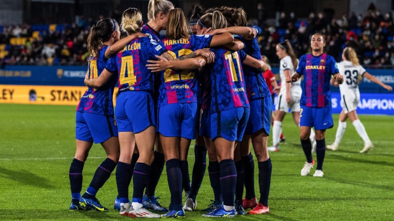 El Barça femenino celebrando un gol durante la UEFA Champions League.