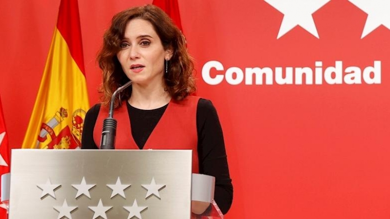 MADRID, 29/11/2021.- La presidenta de la Comunidad de Madrid, Isabel Díaz Ayuso, durante la rueda de prensa tras su reunión con el presidente de la Junta de Castilla y León, Alfonso Fernández Mañueco (no aparece), este lunes en la Real Casa de Correos de