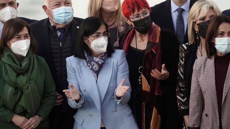 02/12/21. La ministra de Sanidad, Carolina Darias, con los consejeros antes de la reunión del Consejo Interterritorial del Servicio Nacional de Salud.